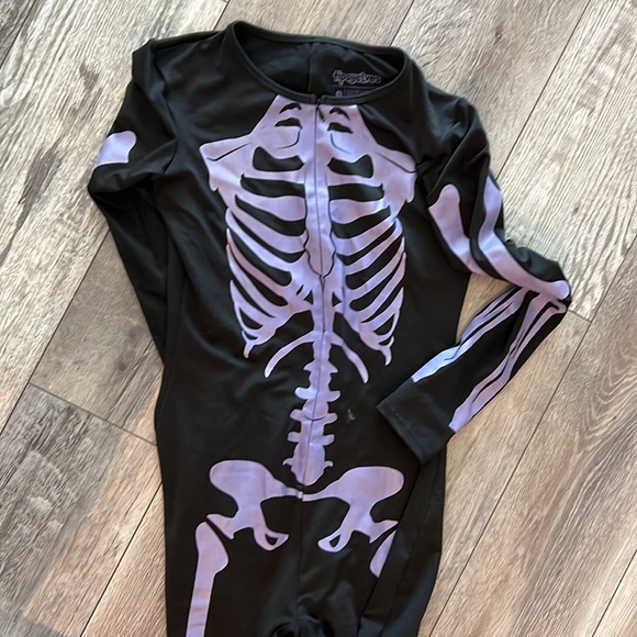 Skeleton - Picture 2 of 3